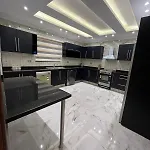 شفة فندقية بالدقي