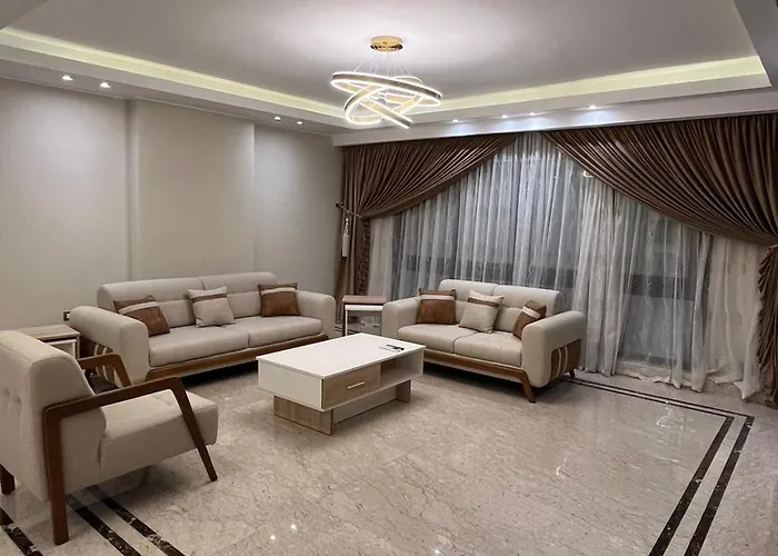 شفة فندقية بالدقي