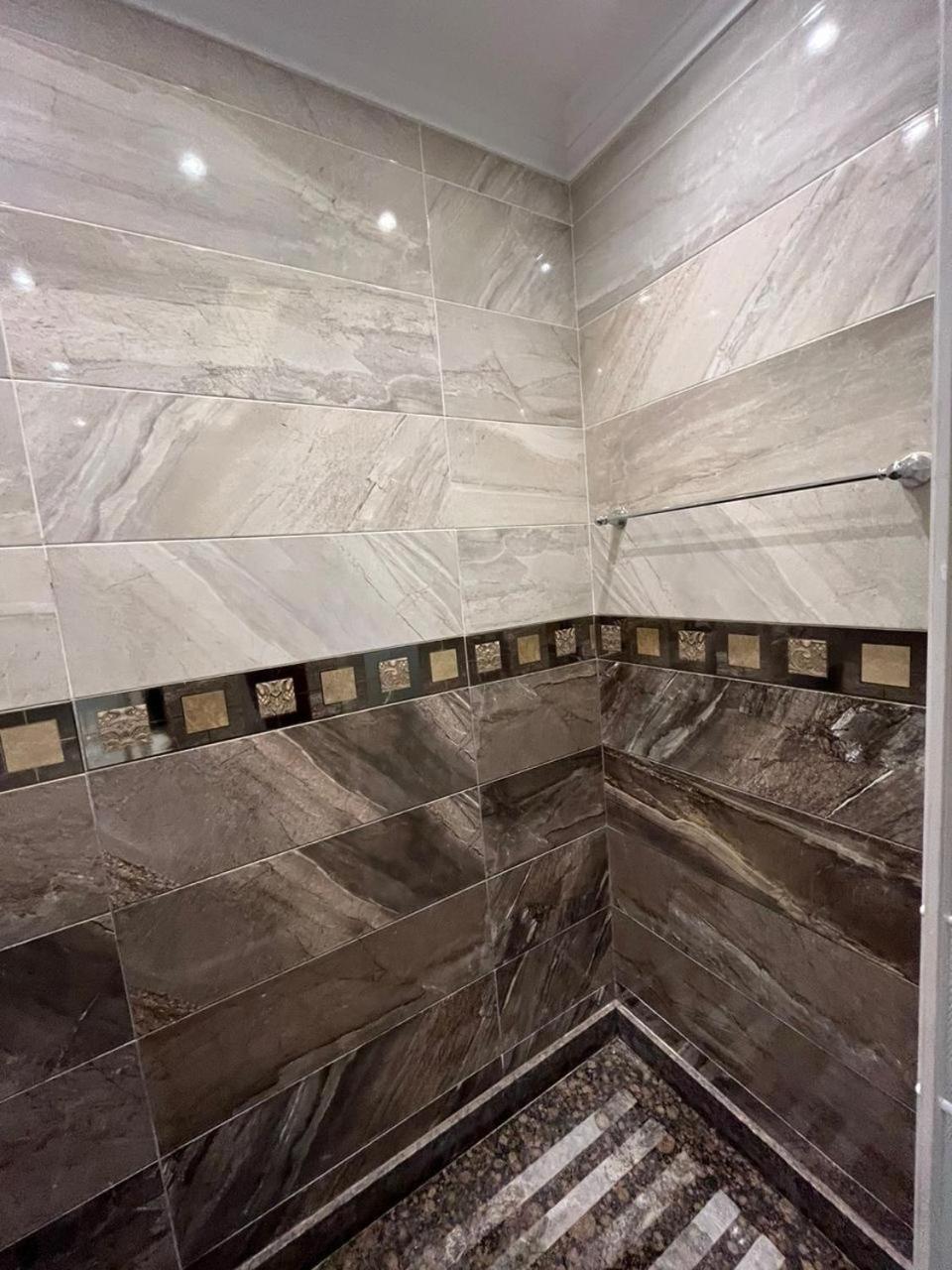 شفة فندقية بالدقي Apartment *